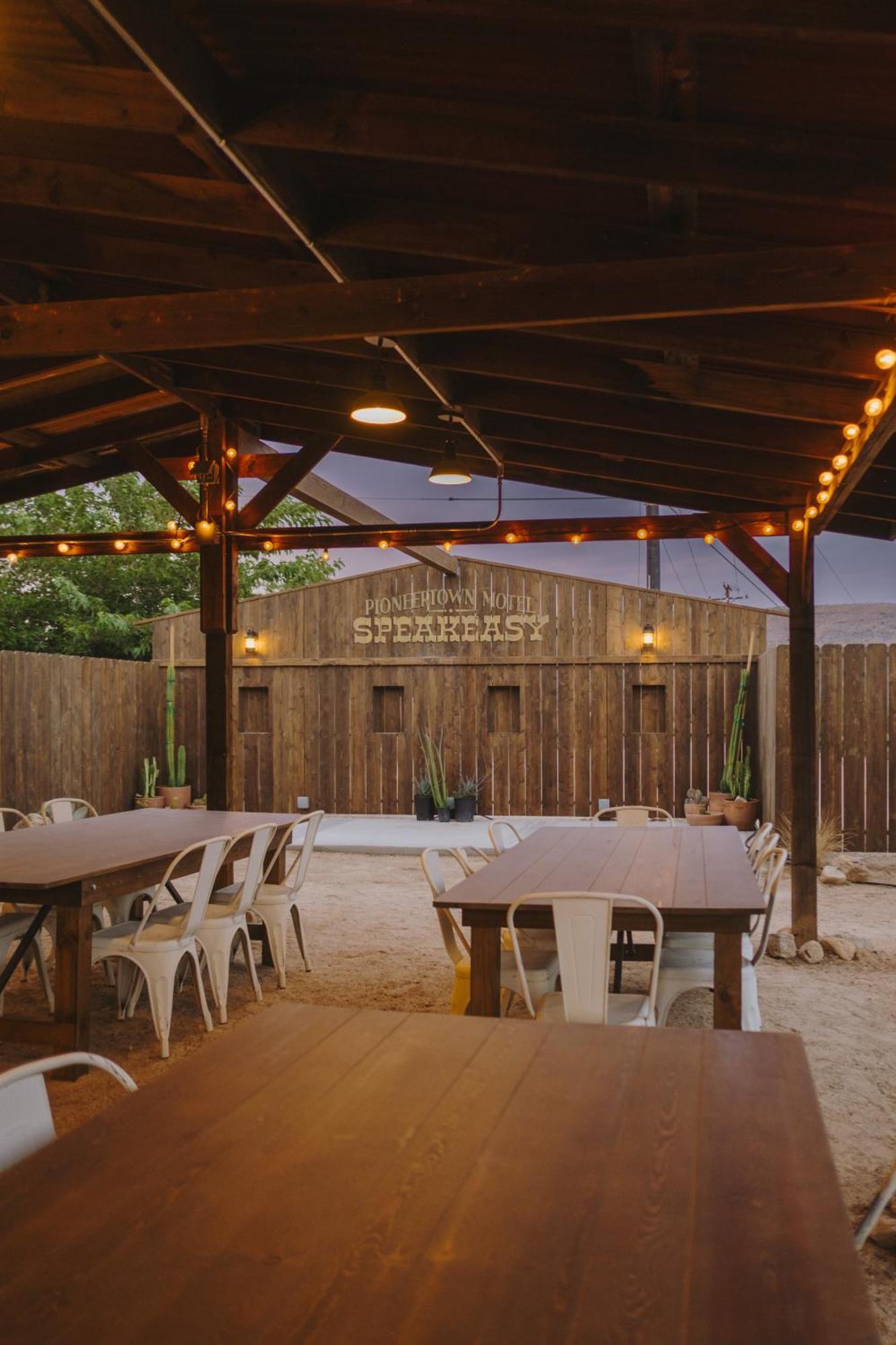 Pioneertown Motel Экстерьер фото